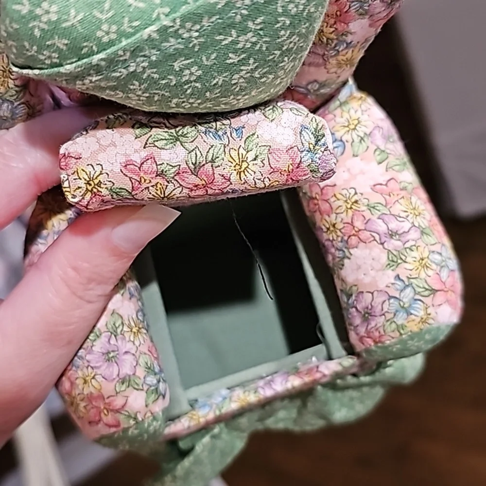 Chair pin cushion with heart
